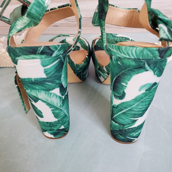 NEW Liliana Platform Block Heel Sandal - Picture 4 of 6